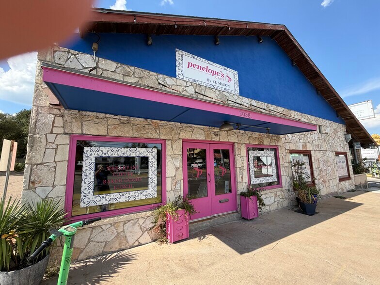 2038 S Lamar Blvd, Austin, TX à louer - Photo de l’immeuble – Image 2 sur 19