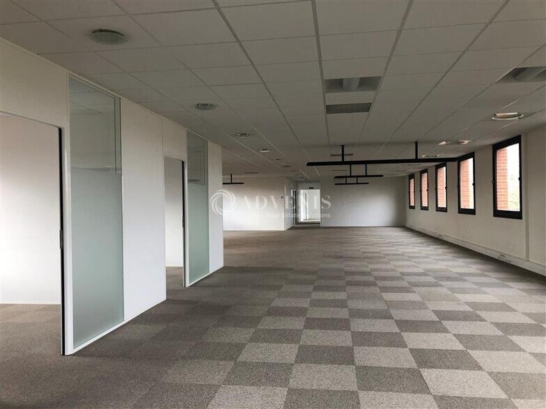 6 Rue Jean Pierre Timbaud, Montigny-le-Bretonneux à louer - Photo intérieure – Image 3 sur 7