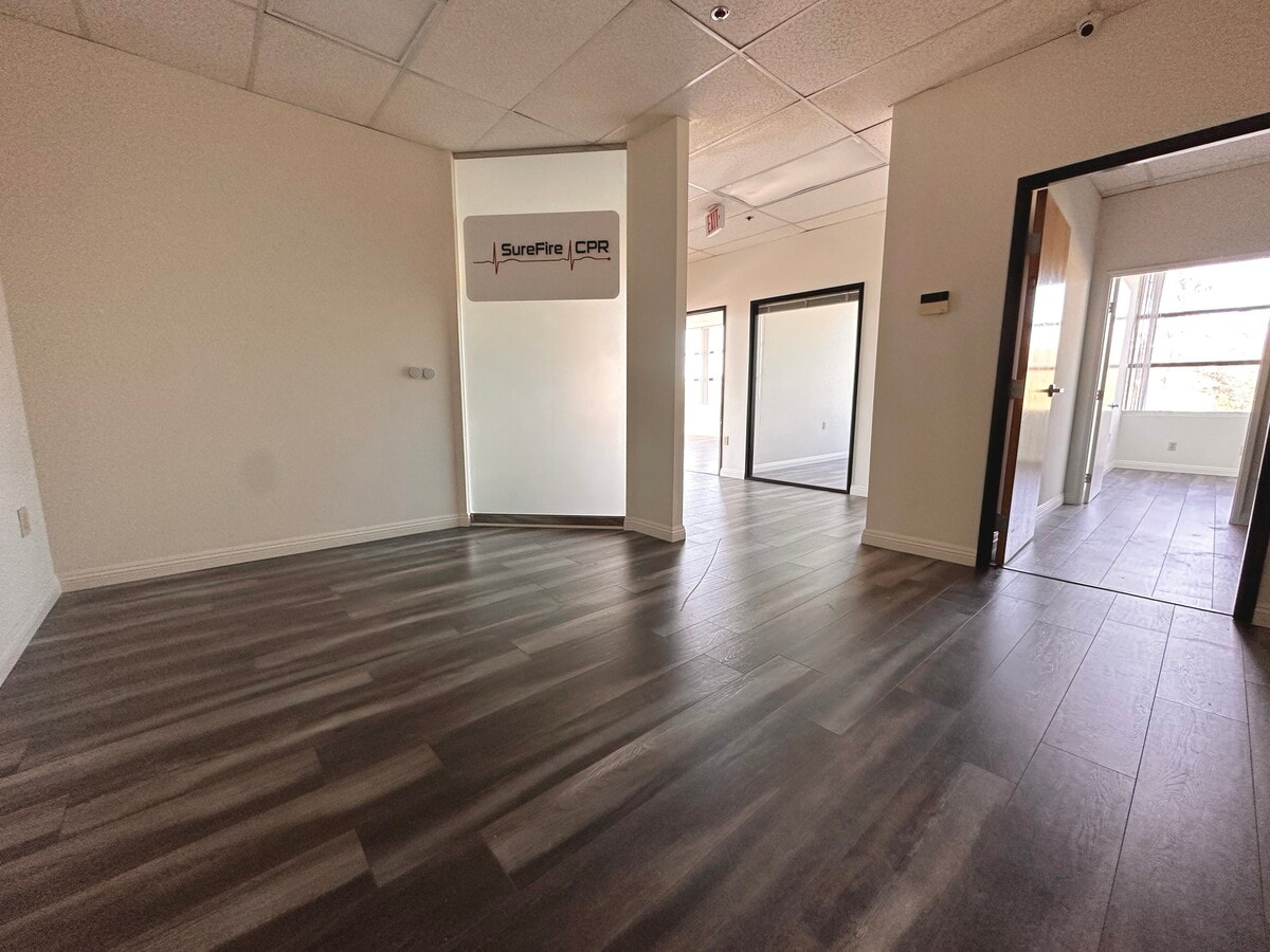 1111 Corporate Center Dr, Monterey Park, CA 91754 - Lot 306 - - Photo intérieure - Image 2 of 21