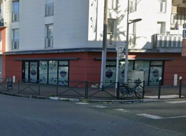 Plus de détails pour Local commercial à louer