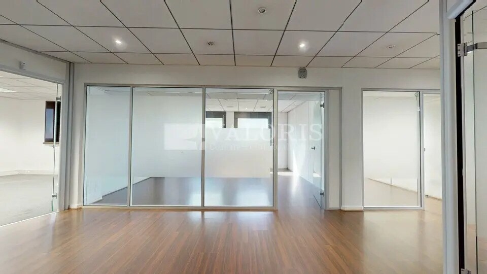 13 Rue Des Emeraudes, Lyon à louer - Photo de l’immeuble – Image 2 sur 8