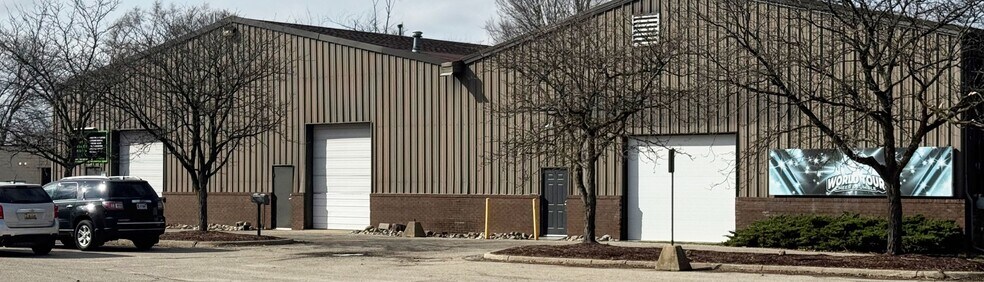 1870 Grand River Ave, Okemos, MI à louer - Photo de l’immeuble – Image 2 sur 2