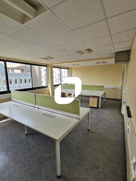 Bureau dans Noisy-le-Grand à louer - Photo de l’immeuble – Image 3 sur 4