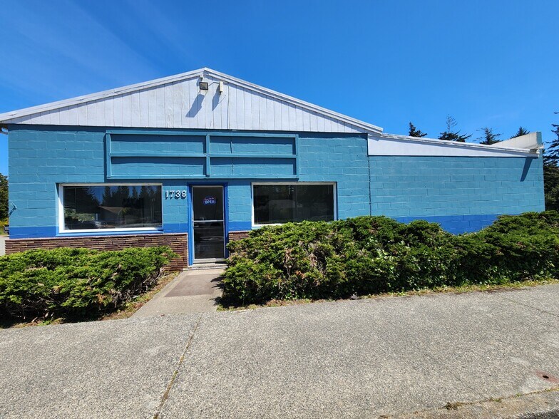 1738 Oregon St, Port Orford, OR à vendre - Photo de l’immeuble – Image 2 sur 13