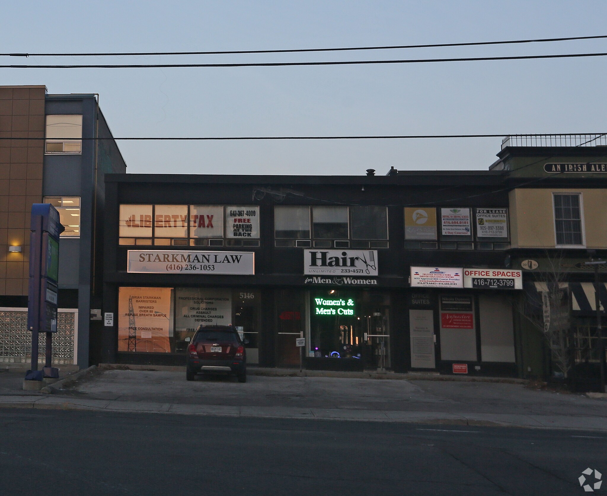 5142 Dundas St W, Toronto, ON à louer Photo principale– Image 1 sur 7