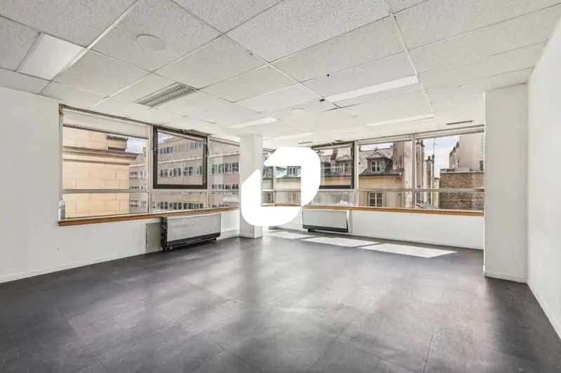 32 Rue De Paradis, Paris à vendre - Photo de l’immeuble – Image 1 sur 13