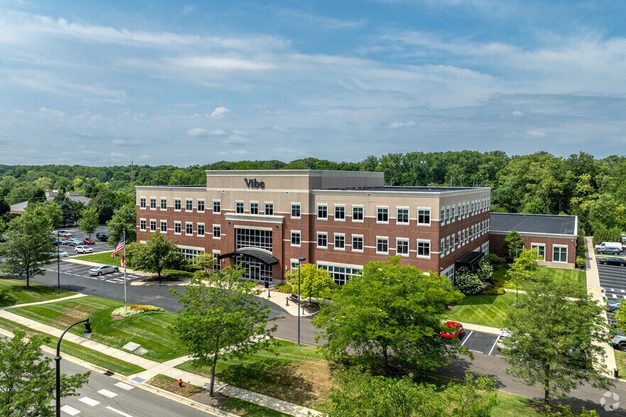 579 Executive Campus Dr, Westerville, OH à louer - Photo de l’immeuble – Image 1 sur 37