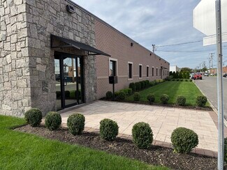 Plus de détails pour 115 Toledo St, Farmingdale, NY - Industriel/Logistique à louer