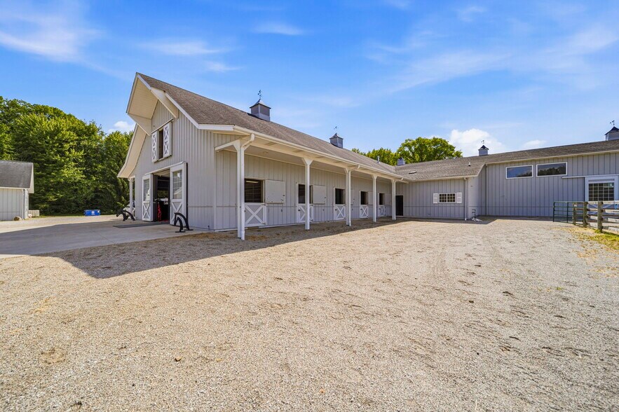 3126 Mennonite Rd, Mantua, OH à vendre - Photo principale – Image 1 sur 35