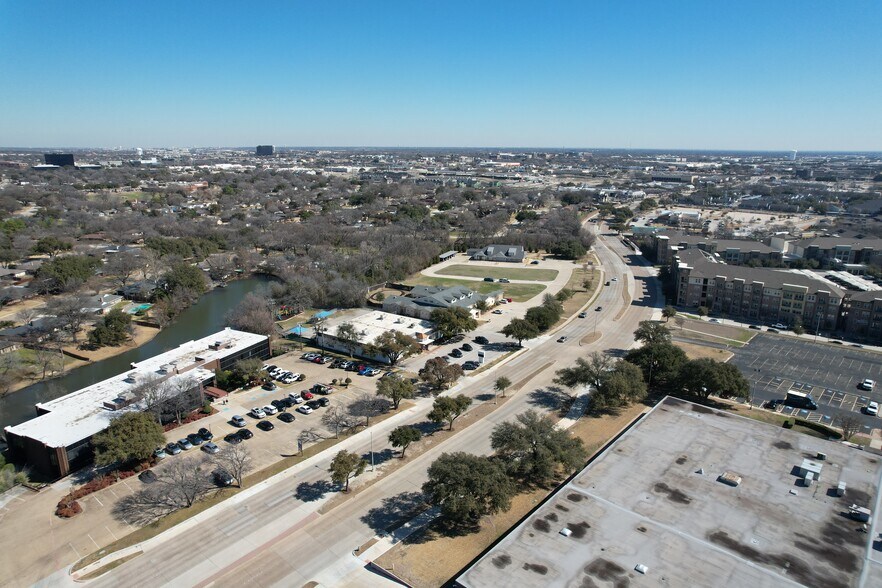 1717 W Plano Pky, Plano, TX à vendre - Photo de l’immeuble – Image 2 sur 4