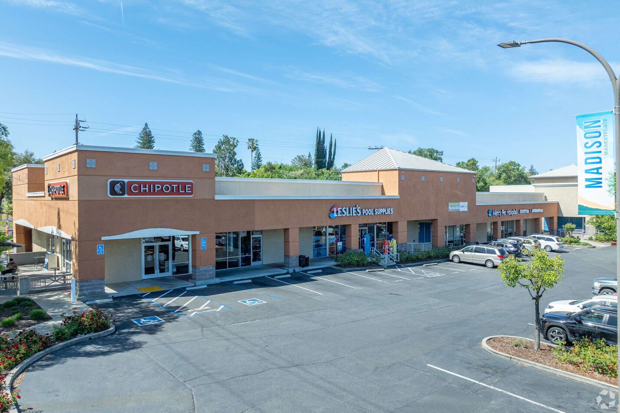 8830-8894 Madison Ave, Fair Oaks, CA à vendre Photo principale– Image 1 sur 26