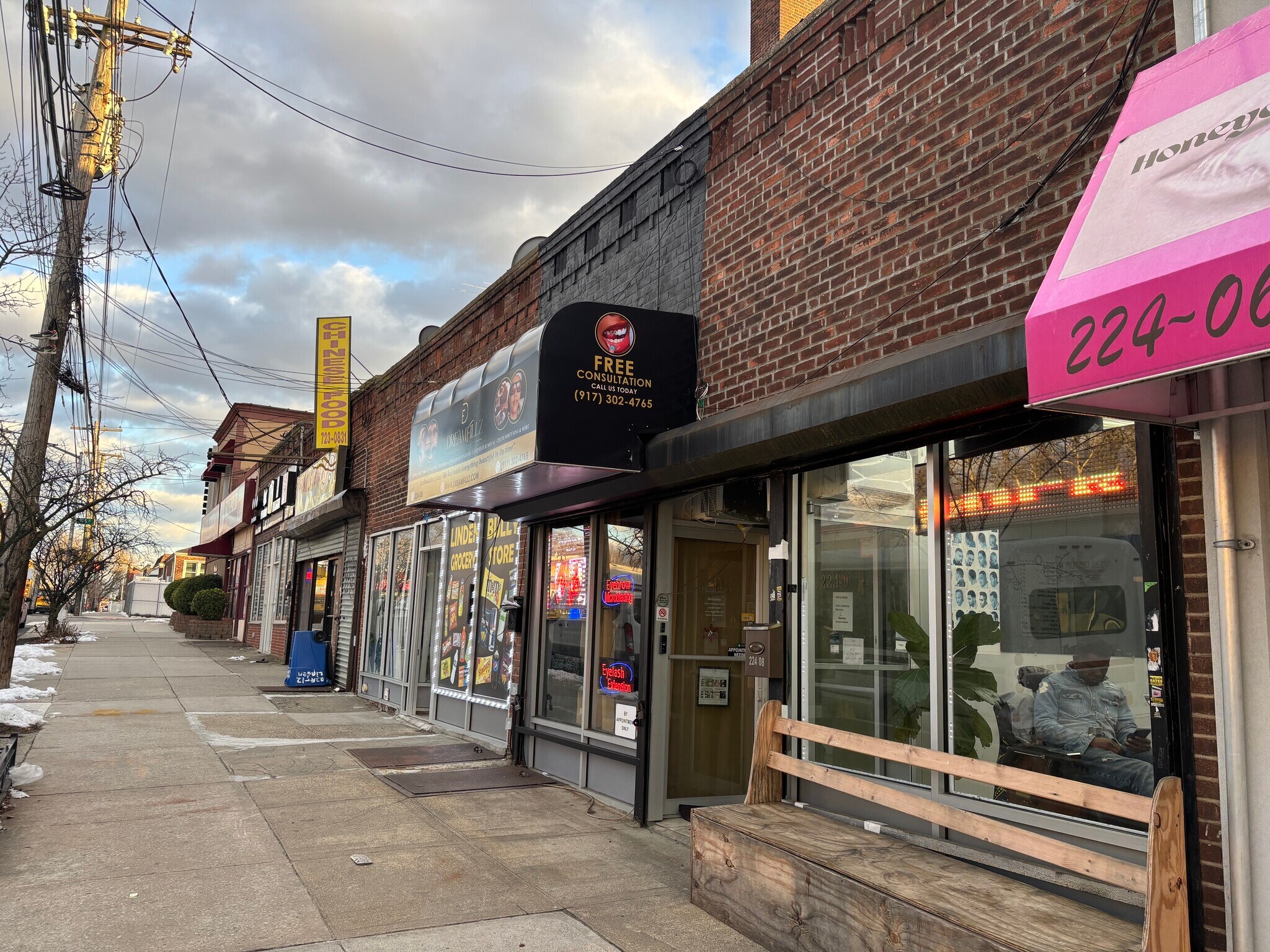 224-08 Linden Blvd, Cambria Heights, NY à vendre Photo principale– Image 1 sur 10
