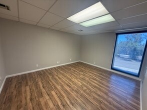 2124-2139 Arnold Way, Alpine, CA à louer Photo intérieure– Image 2 sur 6