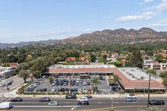 9901-9935 Topanga Canyon Blvd, Chatsworth, CA à louer Photo intérieure– Image 1 sur 8