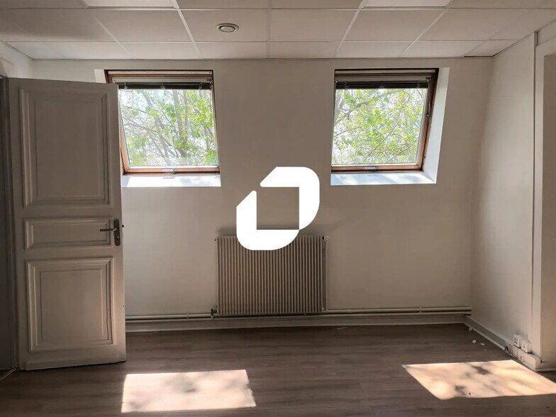 Bureau dans Lille à louer - Photo de l’immeuble – Image 3 sur 7