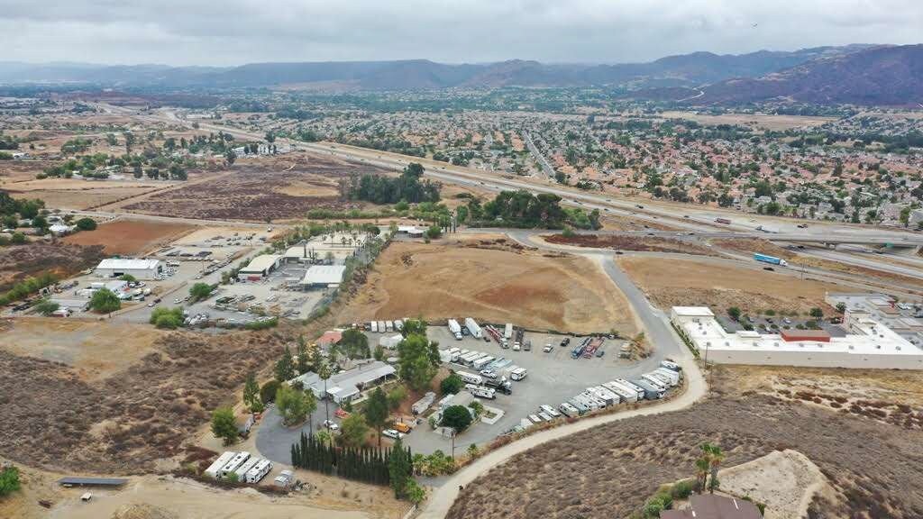 34790 Frederick St, Wildomar, CA à vendre Photo principale– Image 1 sur 23