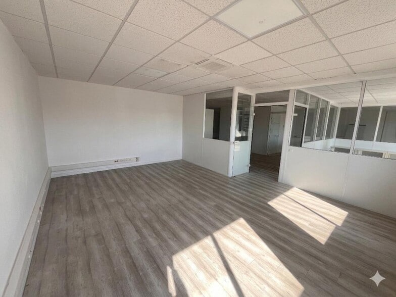 Bureau dans La Valette-du-Var à vendre - Photo intérieure – Image 3 sur 7
