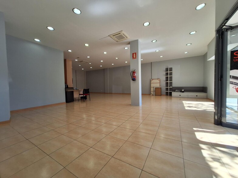 Immeuble residentiel dans Barberà del Vallès, Barcelona à vendre - Photo intérieure – Image 3 sur 3