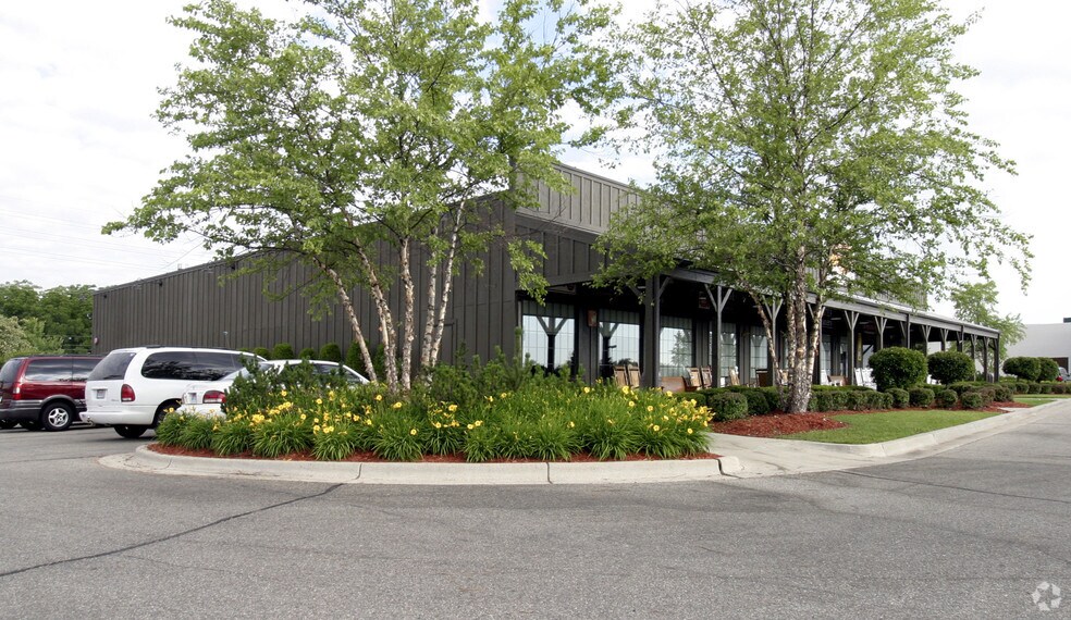 4340 Kenowa Ave SW, Grandville, MI à vendre - Photo de l’immeuble – Image 3 sur 5