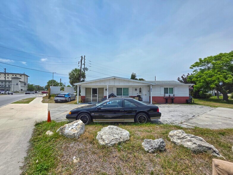2509 Cheval Dr, Holiday, FL à vendre - Photo de l’immeuble – Image 3 sur 22