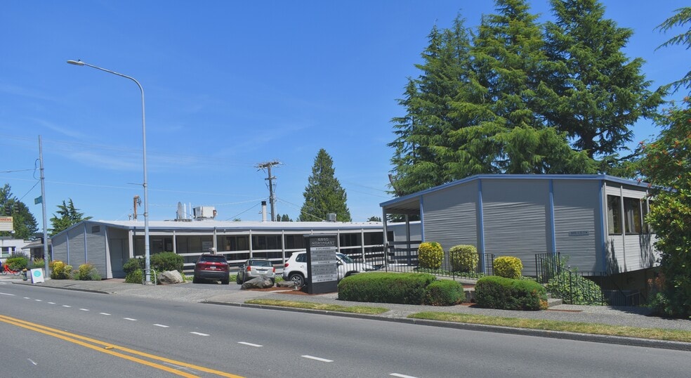 6850 35th Ave NE, Seattle, WA à louer - Photo de l’immeuble – Image 1 sur 6