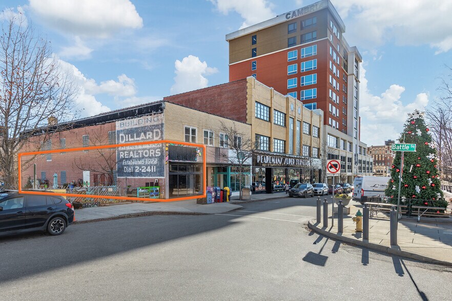 29 Page Ave, Asheville, NC à louer - Photo de l’immeuble – Image 3 sur 10