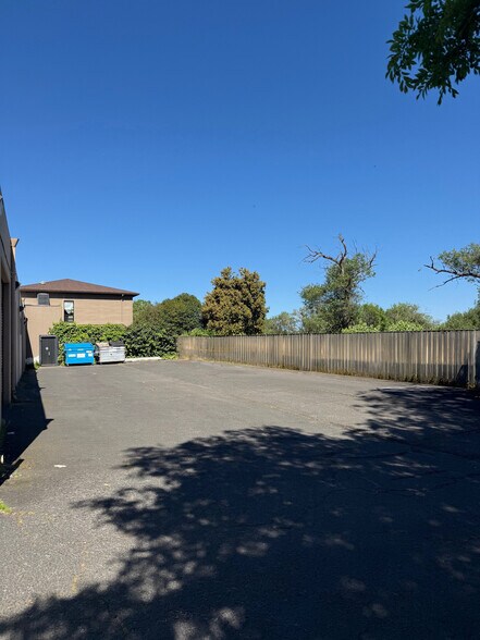 33 Commercial Blvd, Novato, CA à vendre - Photo de l’immeuble – Image 2 sur 9