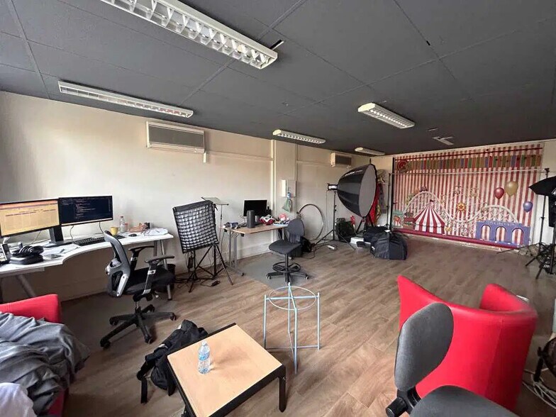 Bureau dans Bron à vendre - Photo intérieure – Image 3 sur 6