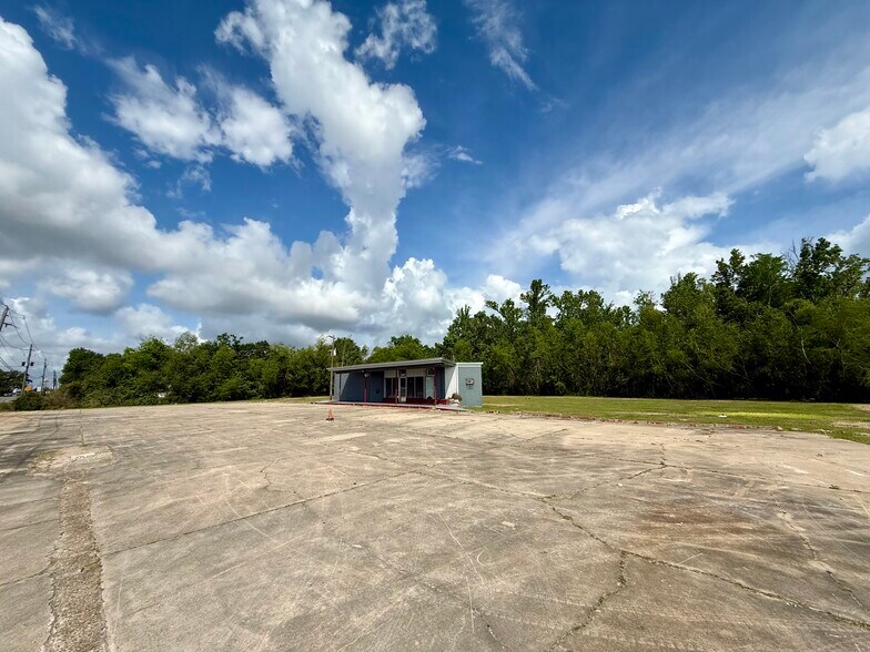 3207 Broad St, Lake Charles, LA à louer - Photo de l’immeuble – Image 2 sur 3