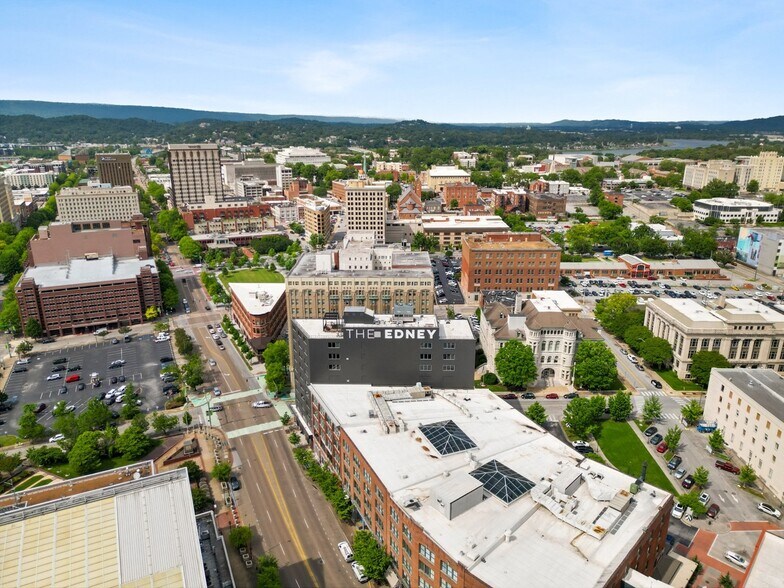 1100 Market St, Chattanooga, TN à louer - Photo de l’immeuble – Image 3 sur 39