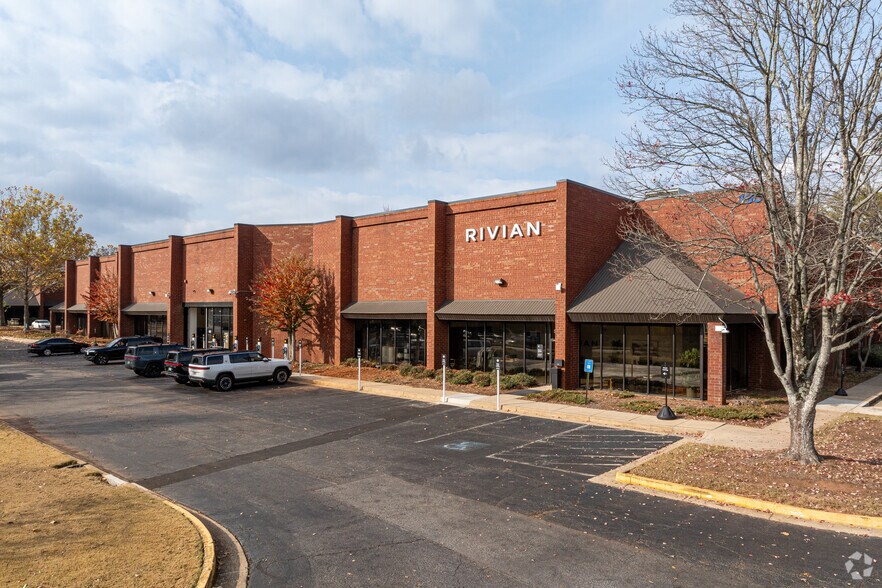 150 Hembree Park Dr, Roswell, GA à louer - Photo de l’immeuble – Image 1 sur 24