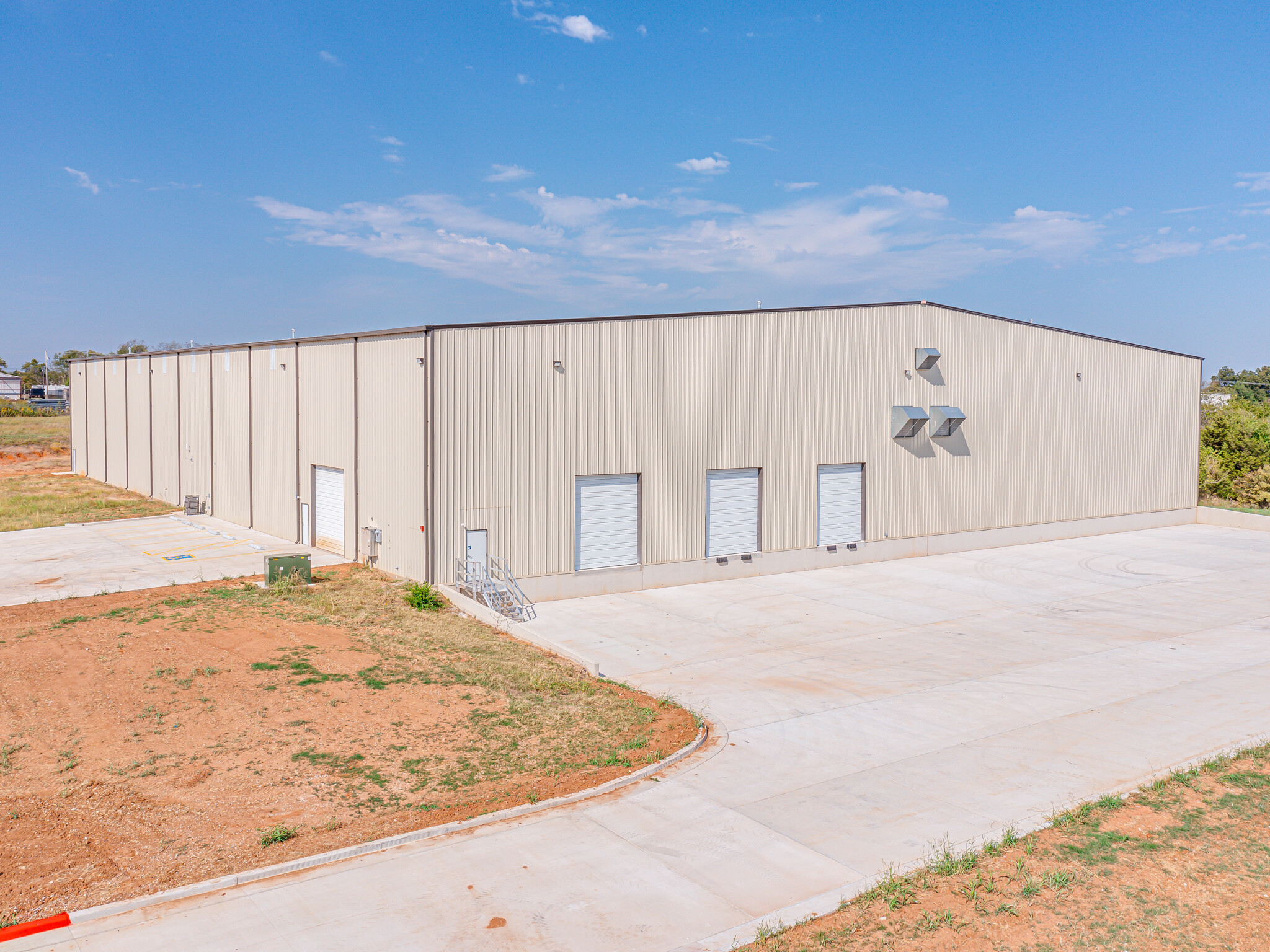 8032 Industrial Dr, Shawnee, OK à louer Photo de l’immeuble– Image 1 sur 13