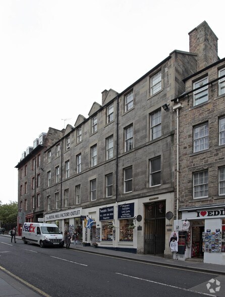 131-135 Canongate, Edinburgh à louer - Photo de l’immeuble – Image 2 sur 3