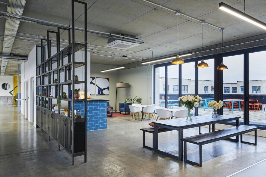 2-8 Morris Pl, Londres à louer - Photo de l’immeuble – Image 2 sur 33