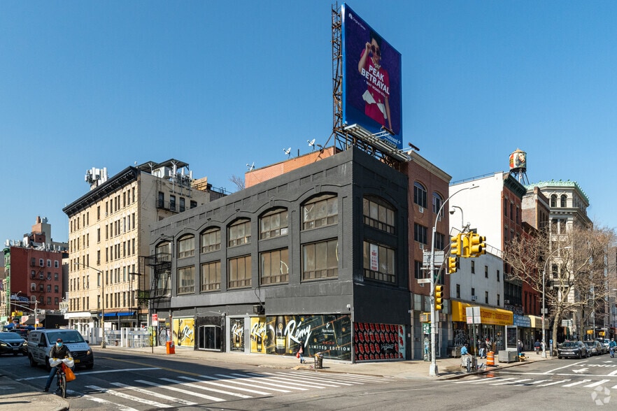 1 Kenmare St, New York, NY à louer - Photo principale – Image 1 sur 3