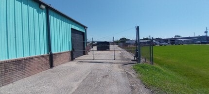 3325 S Main St, Pearland, TX à louer Photo de l’immeuble– Image 2 sur 25