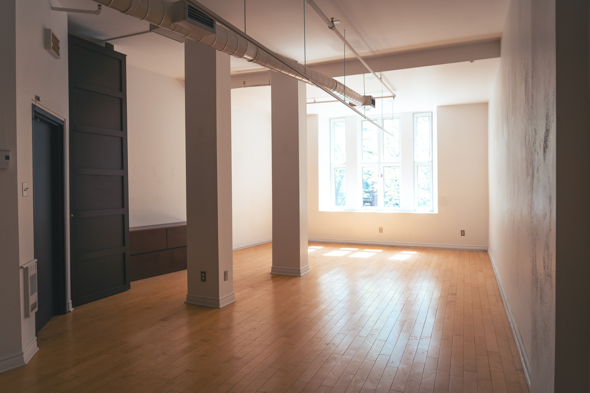 216-218 Rue Saint-Paul O, Montréal, QC à louer Photo intérieure– Image 1 sur 2