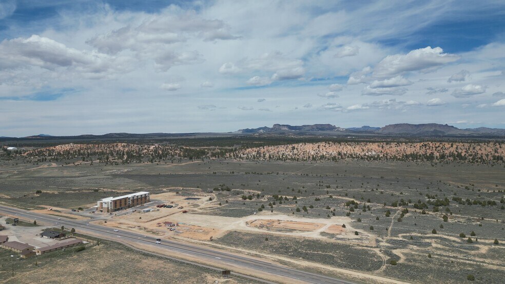 1320 UTAH STATE HIGHWAY 12, Bryce Canyon City, UT à vendre - Vidéo sur l’annonce professionnelle – Image 2 sur 4