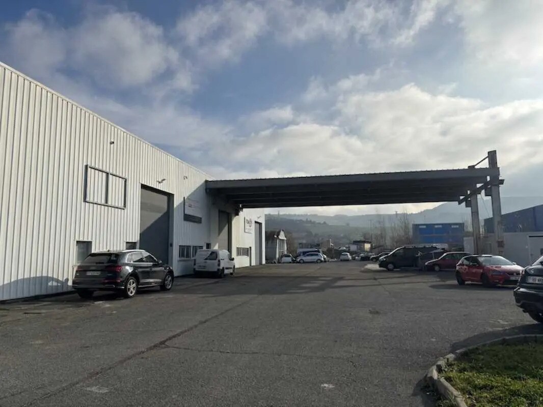 Bureau dans Saint-Chamond à louer Photo de l’immeuble– Image 1 sur 5