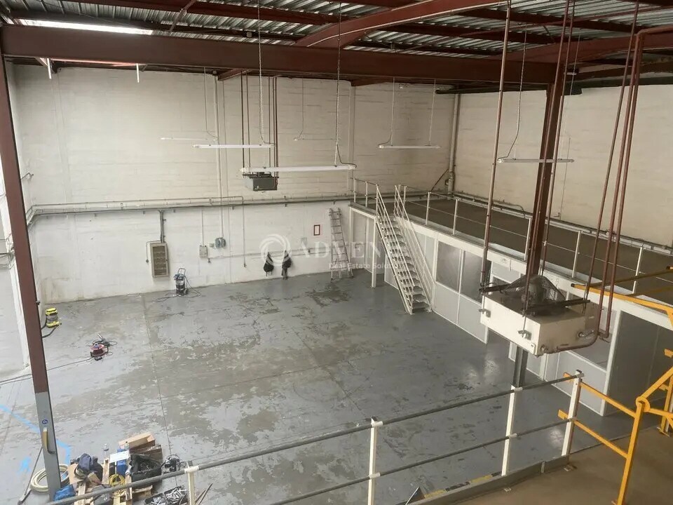 Industriel/Logistique dans Trappes à louer Photo intérieure– Image 1 sur 5