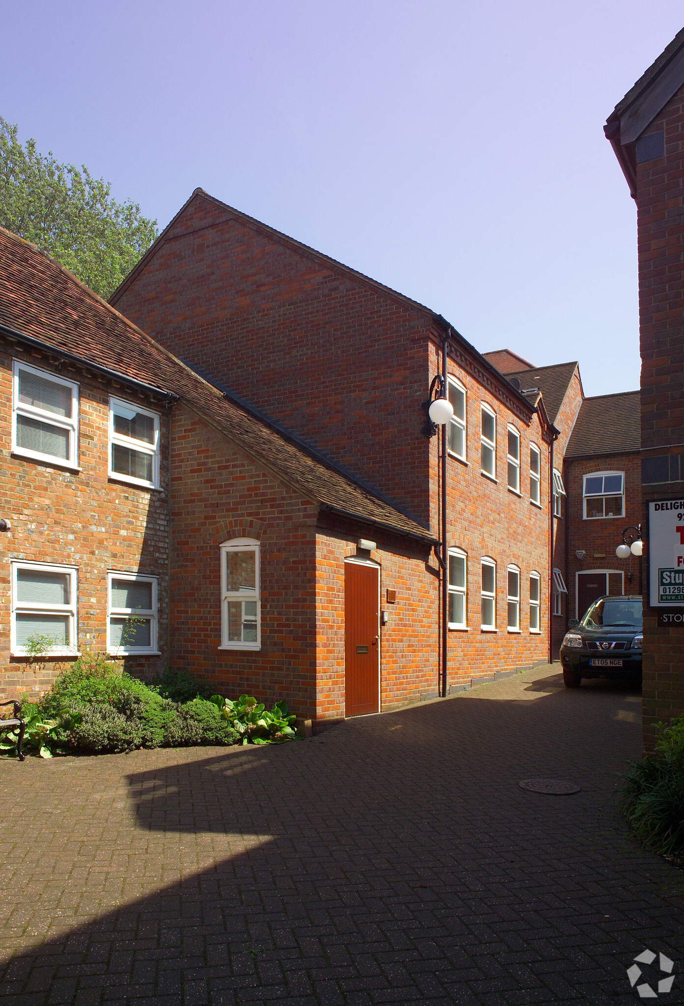High St, Chesham à louer Photo principale– Image 1 sur 3
