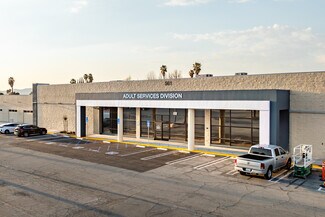 Plus de détails pour 501-573 N San Jacinto St, Hemet, CA - Bureau/Local commercial, Local commercial à louer