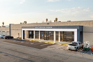 Plus de détails pour 501-573 N San Jacinto St, Hemet, CA - Bureau/Local commercial, Local commercial à louer