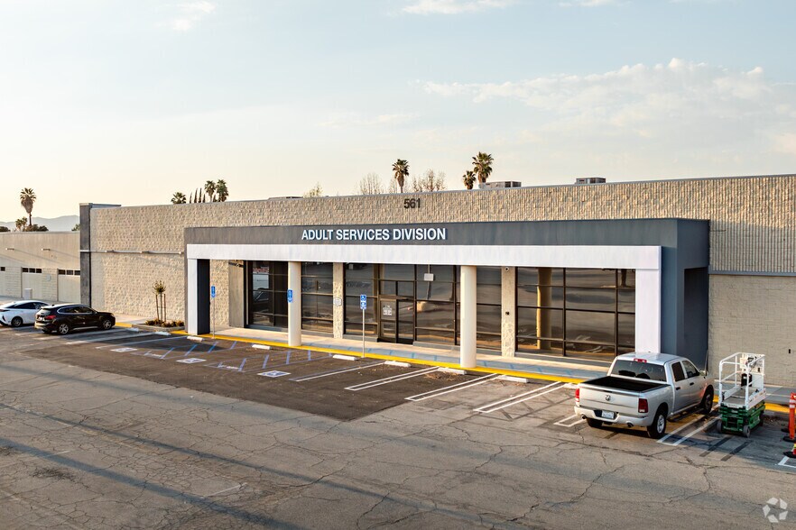 501-573 N San Jacinto St, Hemet, CA à louer - Photo de l’immeuble – Image 1 sur 10