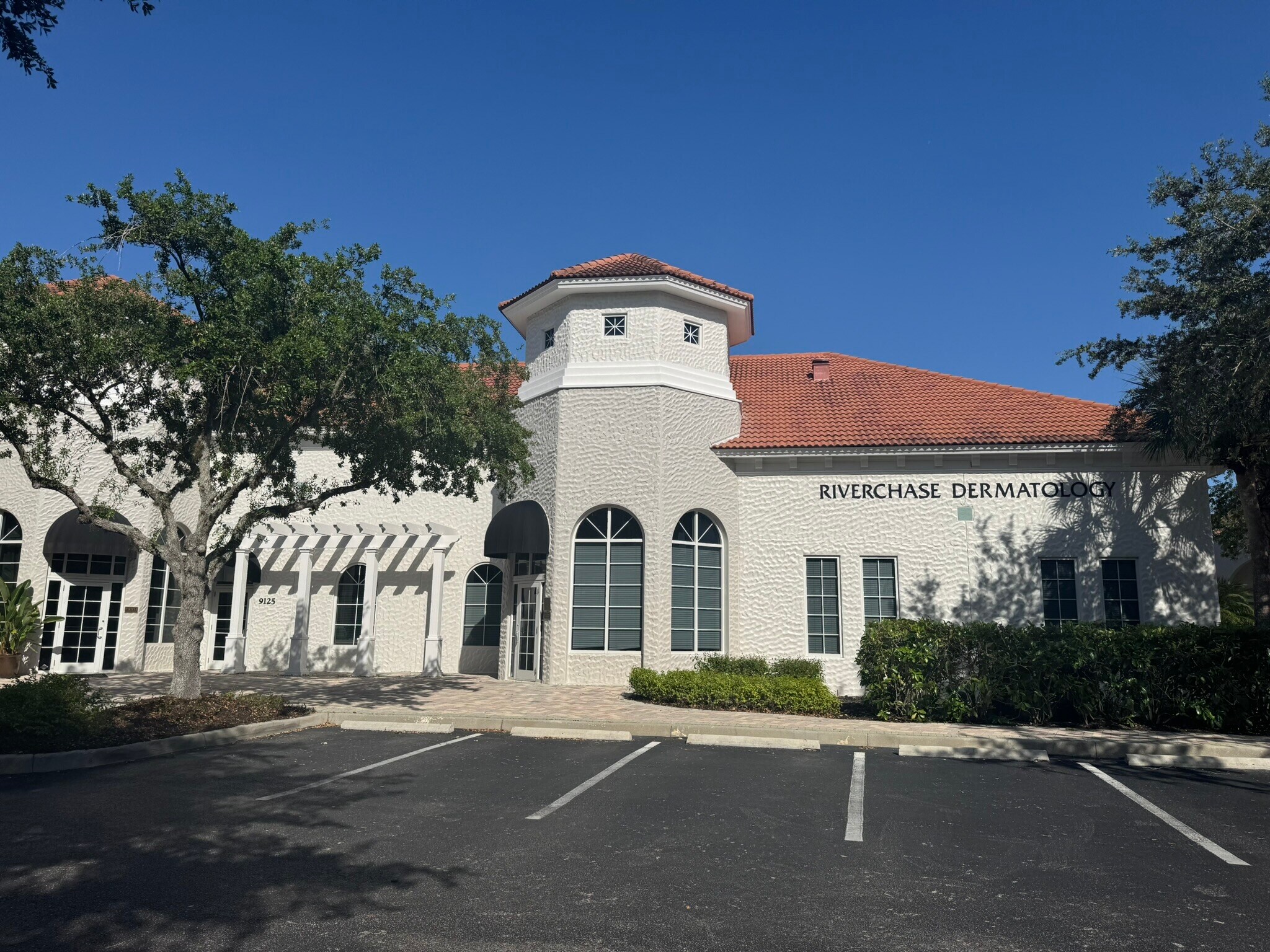 9125 Corsea del Fontana Way, Naples, FL à vendre Photo de l’immeuble– Image 1 sur 3
