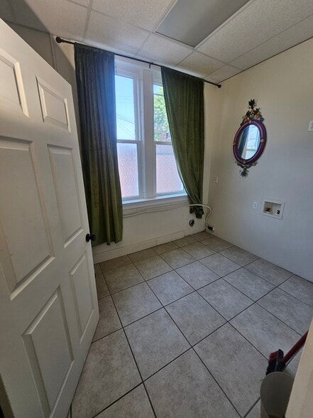 1047 S Big Bend Blvd, Saint Louis, MO à louer - Photo de l’immeuble – Image 2 sur 8