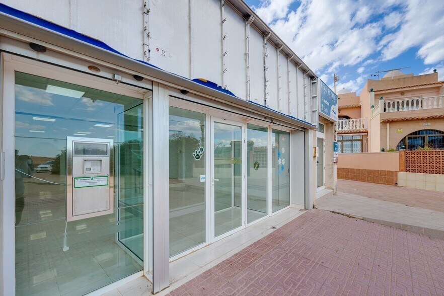 Avinguda de Alfredo Nobel, 119, Torrevieja, Alicante à vendre - Photo de l’immeuble – Image 3 sur 47