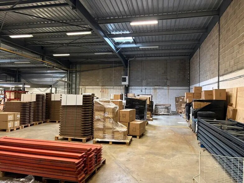 Local d’activités dans Saint-Priest à louer - Photo intérieure – Image 3 sur 5