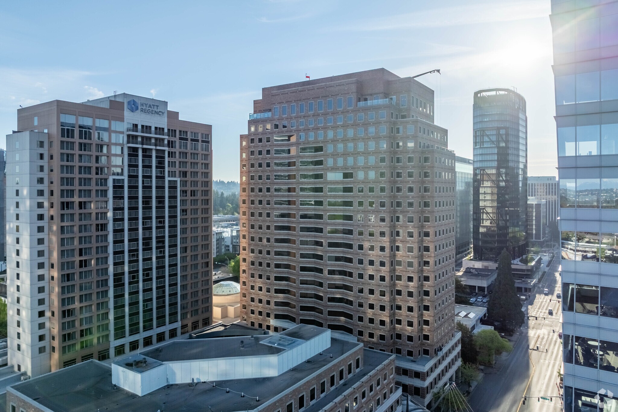 10500 NE 8th St, Bellevue, WA à louer Photo principale– Image 1 sur 8