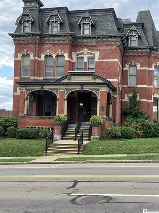 Plus de détails pour 413 N Main St, Jamestown, NY - Bureau à vendre